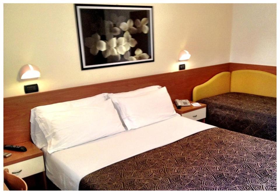 צ'סנטיקו Hotel Numi & Medusa חדר תמונה