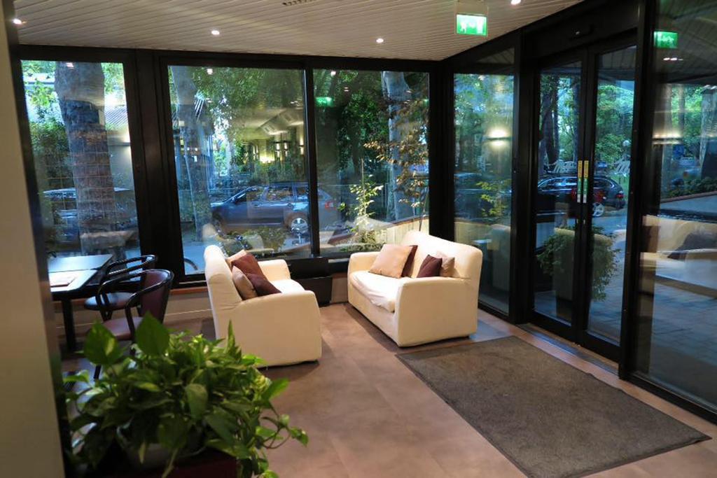 צ'סנטיקו Hotel Numi & Medusa מראה חיצוני תמונה